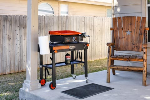 Texas Star - A Birdy Vacation Rental House in Schertz