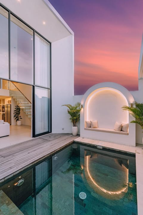 Patio, Pool view, Swimming pool