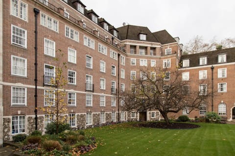 Goodenough College – University Residence Hostel in London Borough of Islington