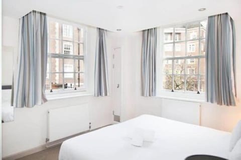 Goodenough College – University Residence Hostel in London Borough of Islington