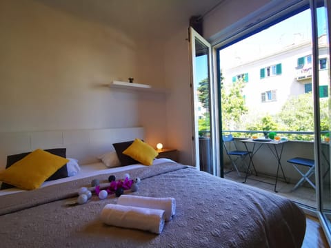 Bed, View (from property/room), Balcony/Terrace, Photo of the whole room, Bedroom, towels