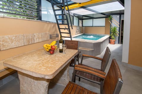 Pool view, Swimming pool
