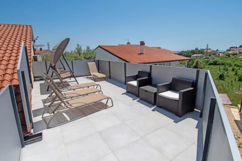 Property building, Patio, Day, View (from property/room), Balcony/Terrace, Seating area, sunbed