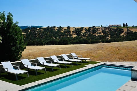 Tour de Rouge House in Paso Robles