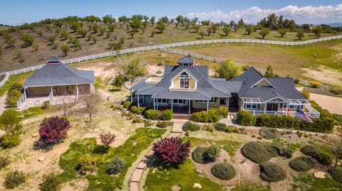 Tour de Rouge House in Paso Robles