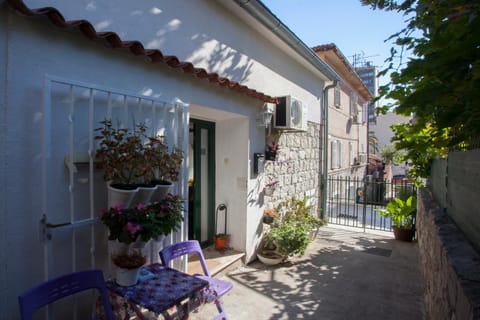 Patio, Facade/entrance, Off site, Garden