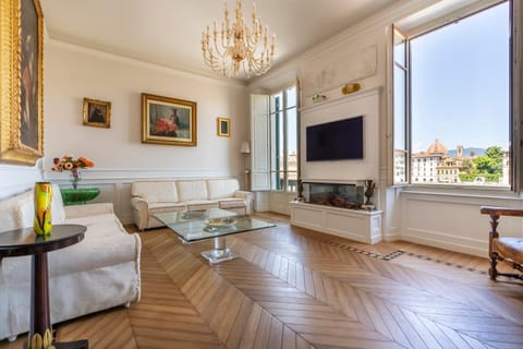 Communal lounge/ TV room, Bird's eye view, TV and multimedia, Living room, Seating area, Evening entertainment, City view