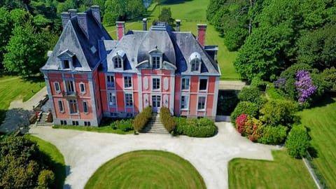 Property building, Bird's eye view, Garden