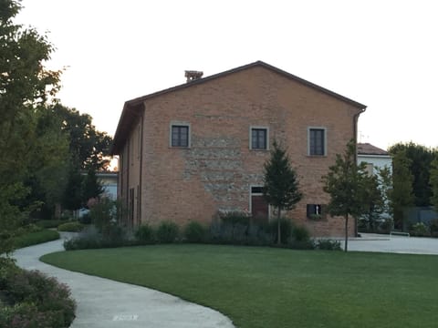 Property building, Day, Garden