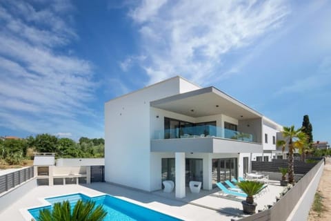 Villa Fasana - Penthouse Apartments with jacuzzi Bed and Breakfast in Fažana