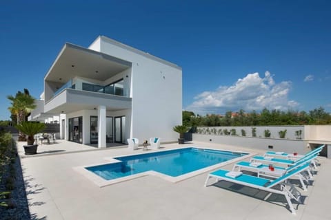 Villa Fasana - Penthouse Apartments with jacuzzi Bed and Breakfast in Fažana