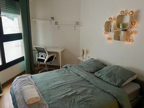 Chambre Rivage, Paris, Créteil Soleil, Lac Bed and Breakfast in Créteil