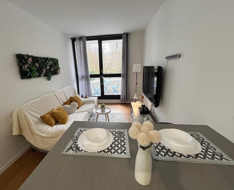 Chambre Rivage, Paris, Créteil Soleil, Lac Bed and Breakfast in Créteil