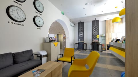 Communal lounge/ TV room, Lobby or reception