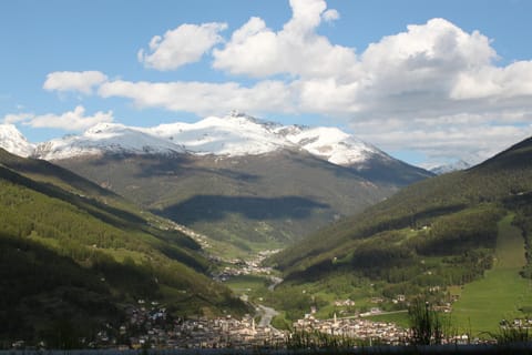 Natural landscape, City view