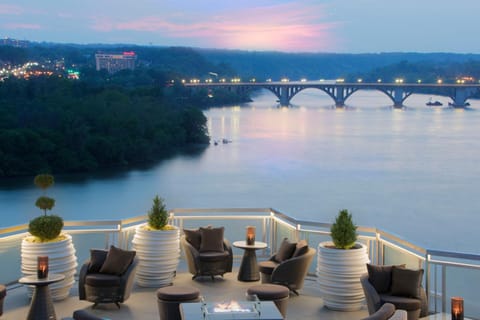 Balcony/Terrace, Lounge or bar, River view, Sunset