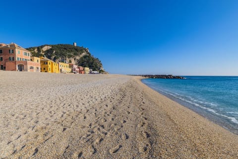 Nearby landmark, Restaurant/places to eat, Natural landscape, Beach, Sea view
