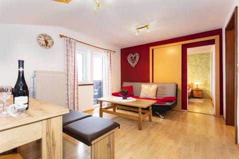Living room, Photo of the whole room, Seating area, Dining area