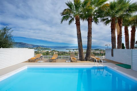 Sea view, Swimming pool, Swimming pool, sunbed