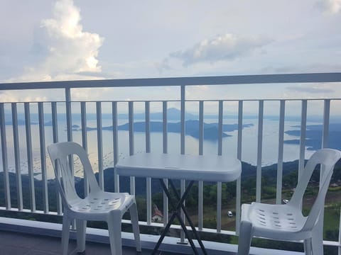 Balcony/Terrace, Seating area, Lake view