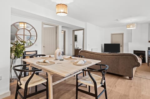 Luxury 3 Bedroom Cottage in Centre of Killin Villa in Killin