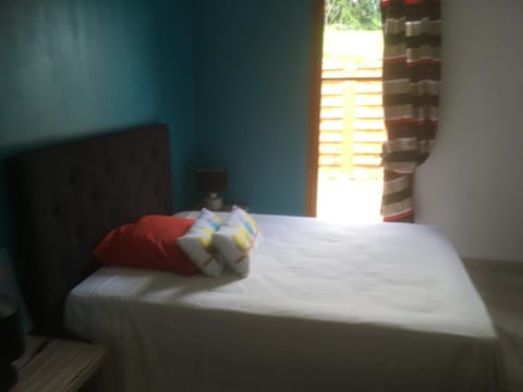 Madinina'S Cube Bed and Breakfast in Centre-Val de Loire