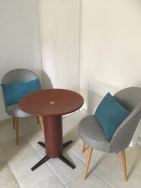 Madinina'S Cube Bed and Breakfast in Centre-Val de Loire