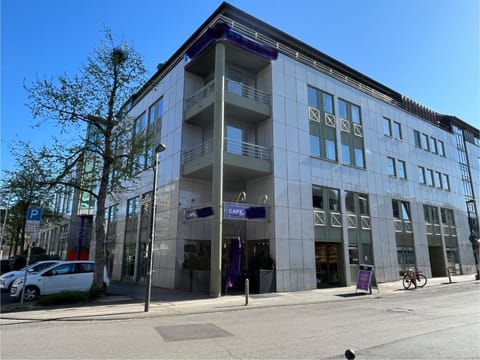 Neighbourhood, Street view, Location, Parking