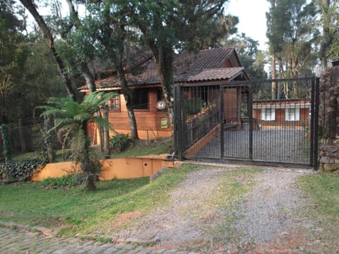 Facade/entrance, View (from property/room)