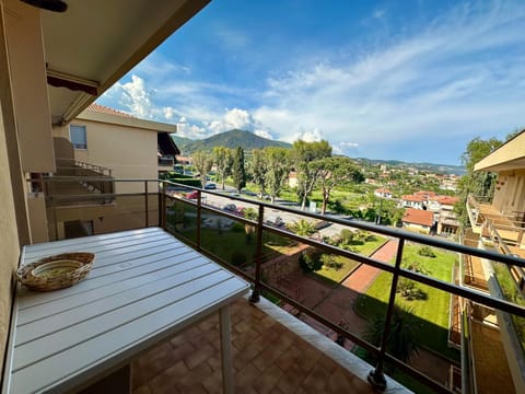 Property building, Patio, Day, Natural landscape, View (from property/room), Balcony/Terrace, Dining area, Mountain view