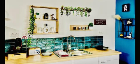 Kitchen or kitchenette, Breakfast