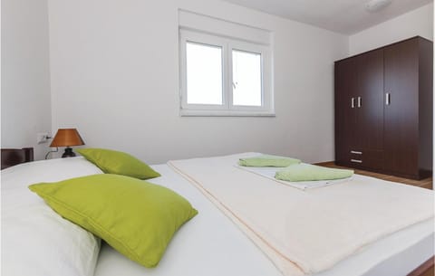 2 Bedroom Cozy Apartment In Saldun Condo in Trogir