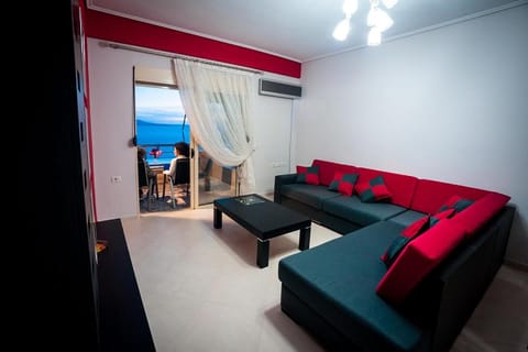 Balcony/Terrace, Living room, Seating area, City view, Sea view