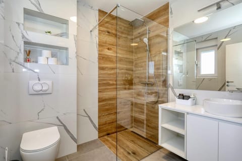 Shower, Bathroom, towels