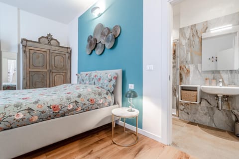 Bathroom, Bedroom