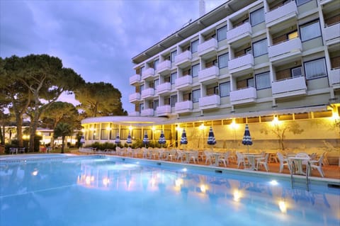 Property building, Landmark view, Pool view, Swimming pool