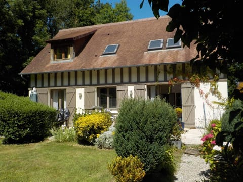Maison spacieuse entre mer et campagne, 4 chambres, terrasse et cheminée - FR-1-712-91 House in Blonville-sur-Mer