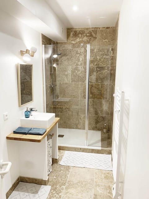 Jardin dans les Pins Apartment in Gémenos