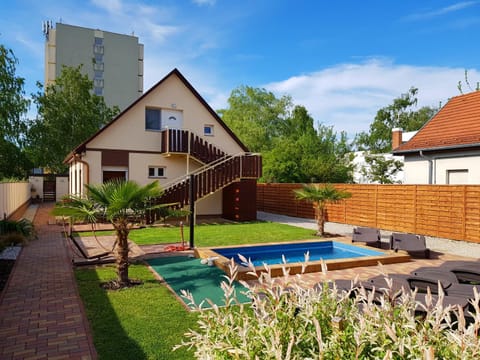 Property building, Garden, Swimming pool