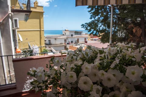 View (from property/room), Balcony/Terrace, Sea view