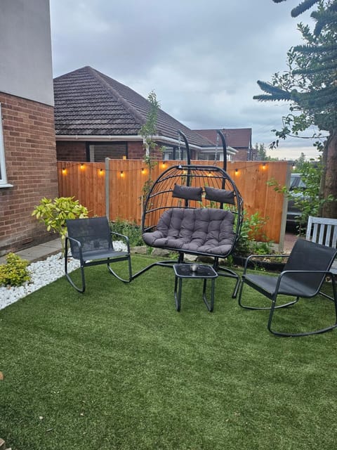 Garden, Balcony/Terrace