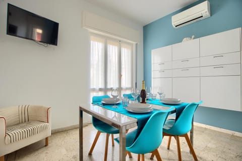 TV and multimedia, Living room, Dining area, air conditioner