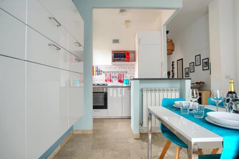 Kitchen or kitchenette, Dining area, dishwasher, oven, stove