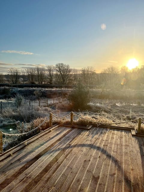 Canal Side Cottage,on the banks of the Caledonian Canal House in Inverness