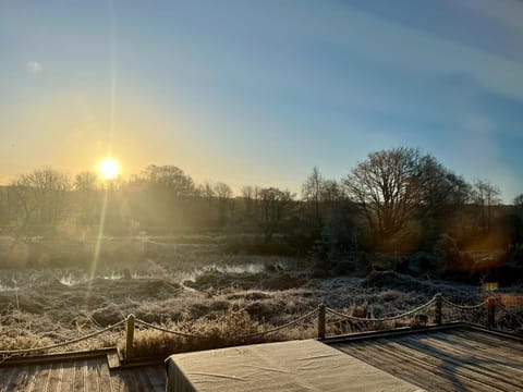 Canal Side Cottage,on the banks of the Caledonian Canal House in Inverness