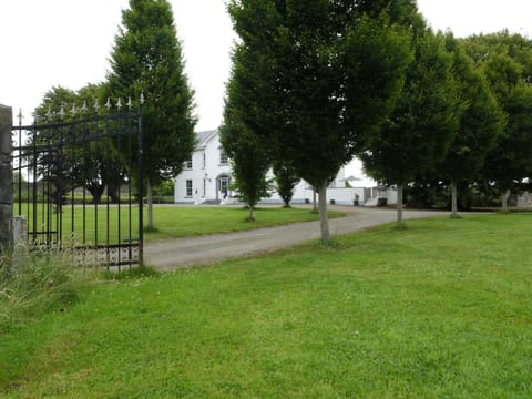 The Carriage Houses at Beechpark House Alojamiento y desayuno in County Limerick