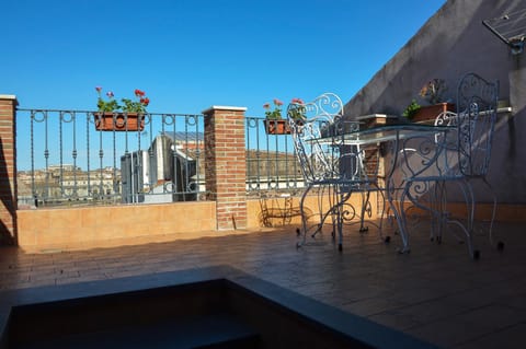 View (from property/room), Balcony/Terrace, Mountain view, Sea view