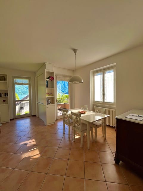 Stunning renovated flat on Lake Como with parking Apartment in Tremezzo