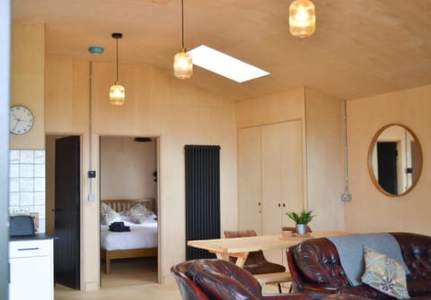 Cosy hideaway nestled between Aberporth & Tresaith House in Penbryn