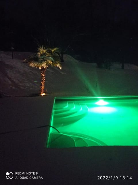 Swimming pool